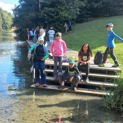 Bild von Kindern am See